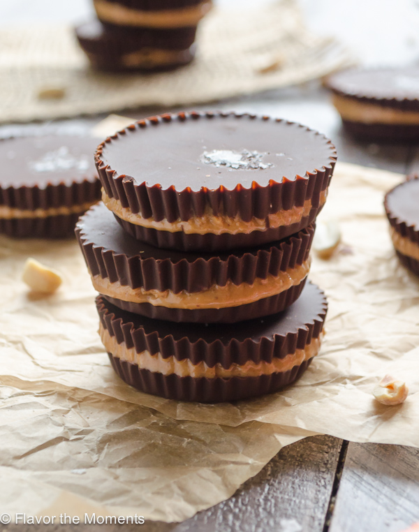 Salted Dark Chocolate Peanut Butter Cups are a healthier way to enjoy your peanut butter cups with zero added sugar and only 4 ingredients! @FlavortheMoment