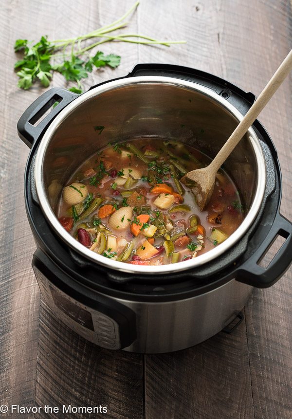 Vegetarian minestrone soup in instant pot