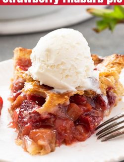 How to make strawberry rhubarb pie