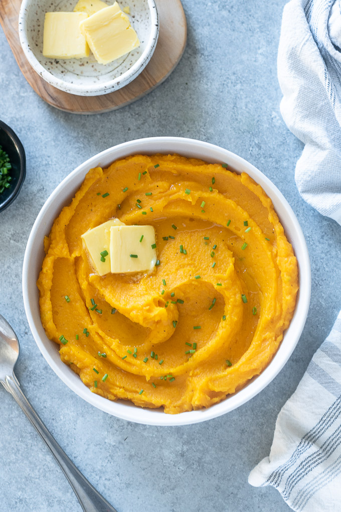 mashed butternut squash with butter and chives