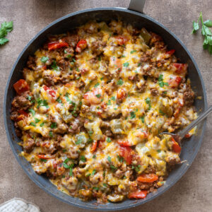 Easy stuffed pepper casserole in a skillet.
